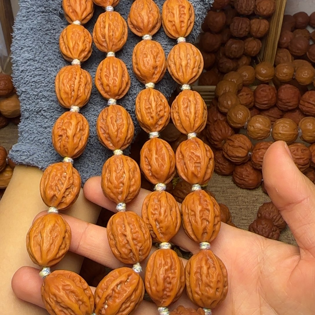 文玩核桃吊坠八棱小枣脖挂39了