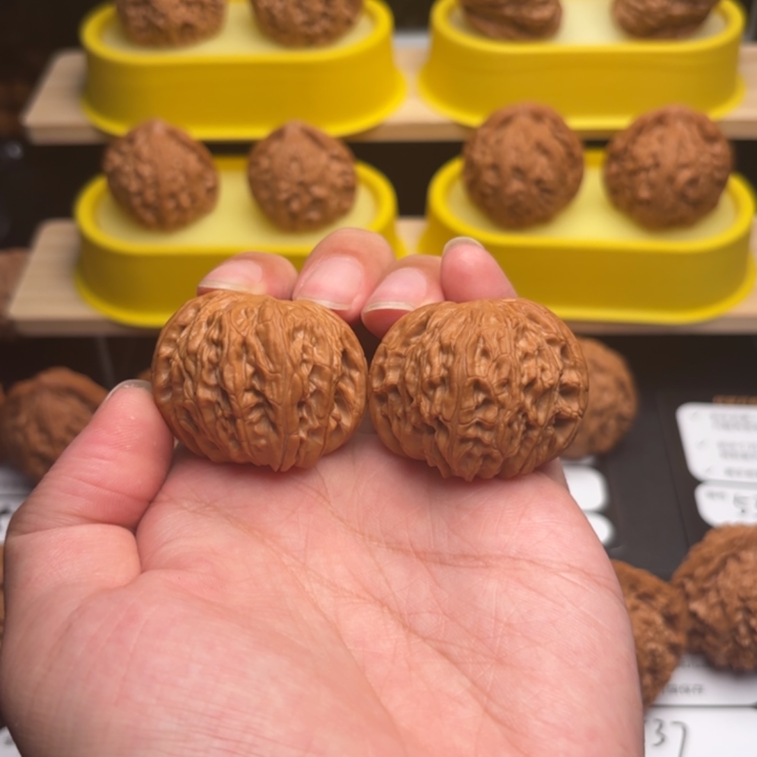 小***.文玩核桃把件40磨盘539