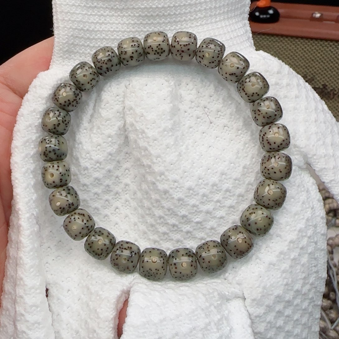 星月菩提手串绿果冻9*8