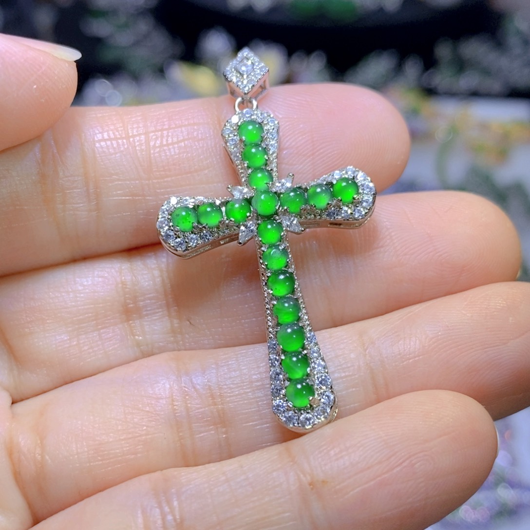 翡翠颈饰银S925镶嵌天然翡翠