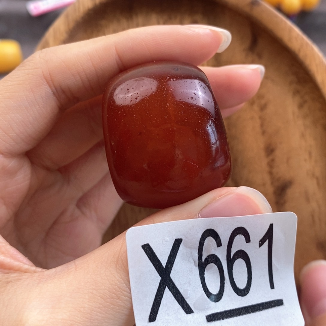 蜜蜡珠宝奇石未镶嵌