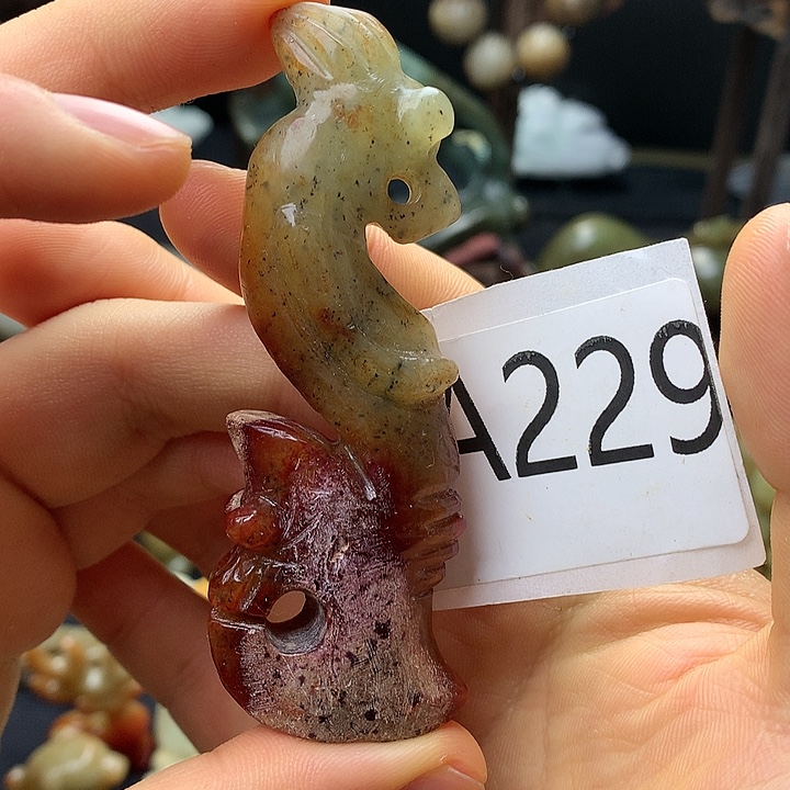 和田玉未镶嵌车挂