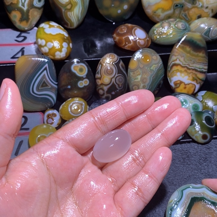 随***飘未镶嵌发饰玛瑙/玉髓