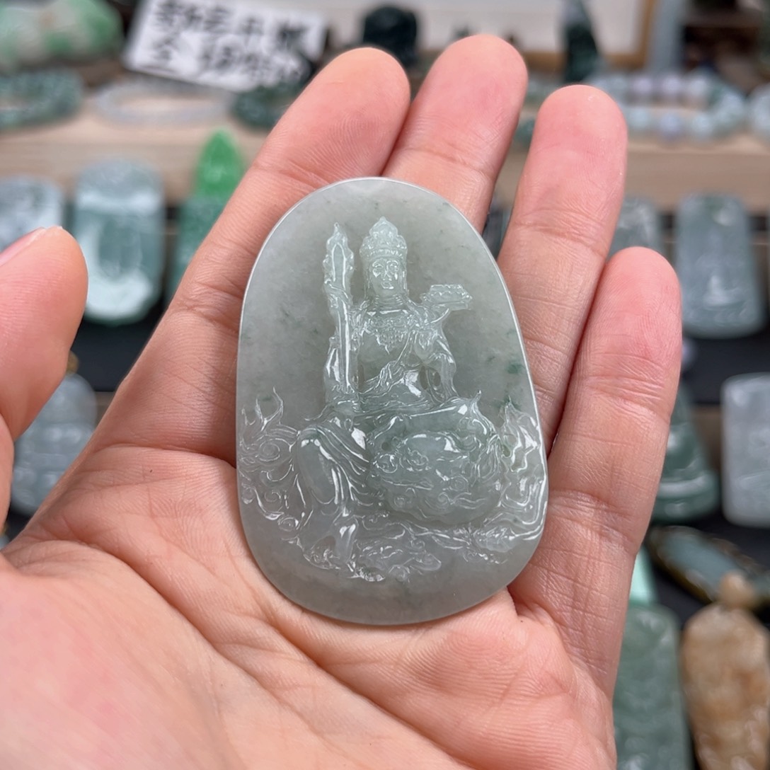 翡翠颈饰未镶嵌飞**海虚空