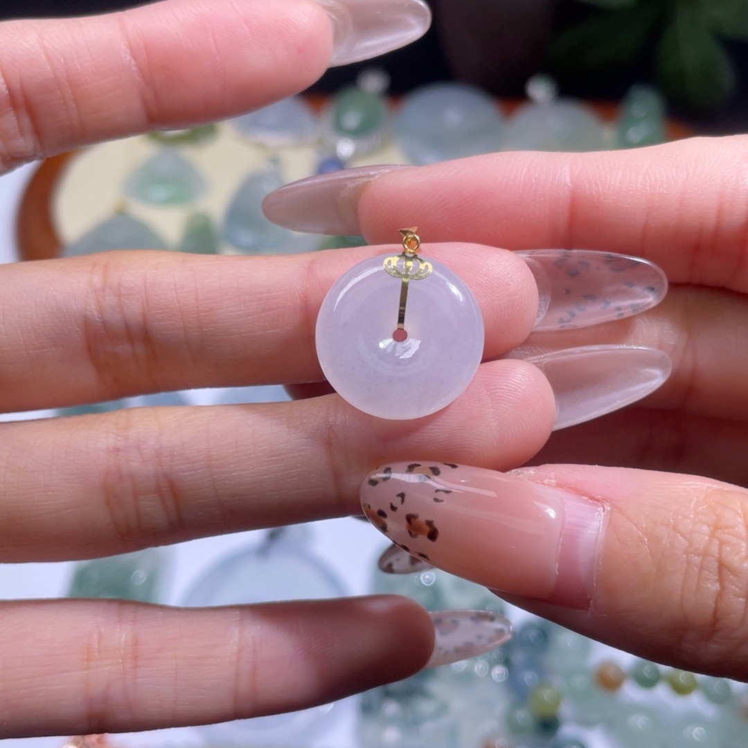 翡翠颈饰18K金镶嵌扣子