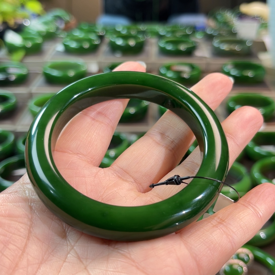 未镶嵌手镯和田玉（碧玉）