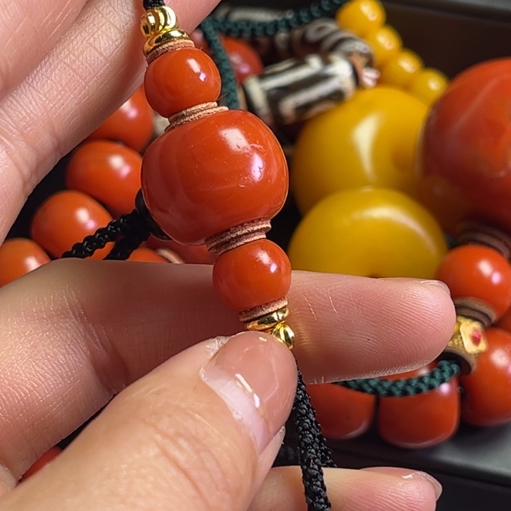 颈饰琉璃董**學琉璃……………