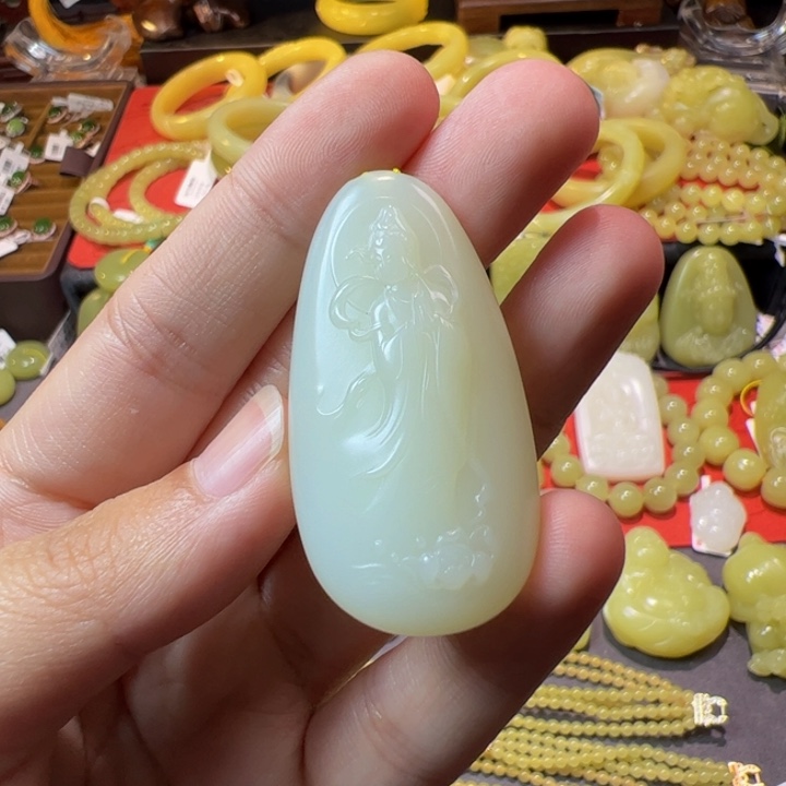 和田玉未镶嵌颈饰米达观音
