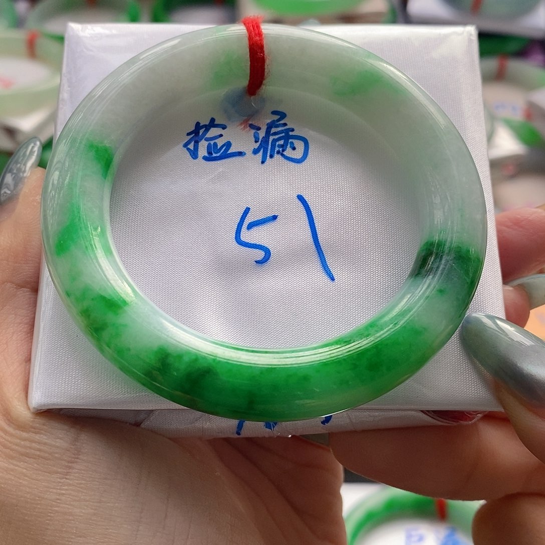 喜***w未镶嵌手镯翡翠手镯