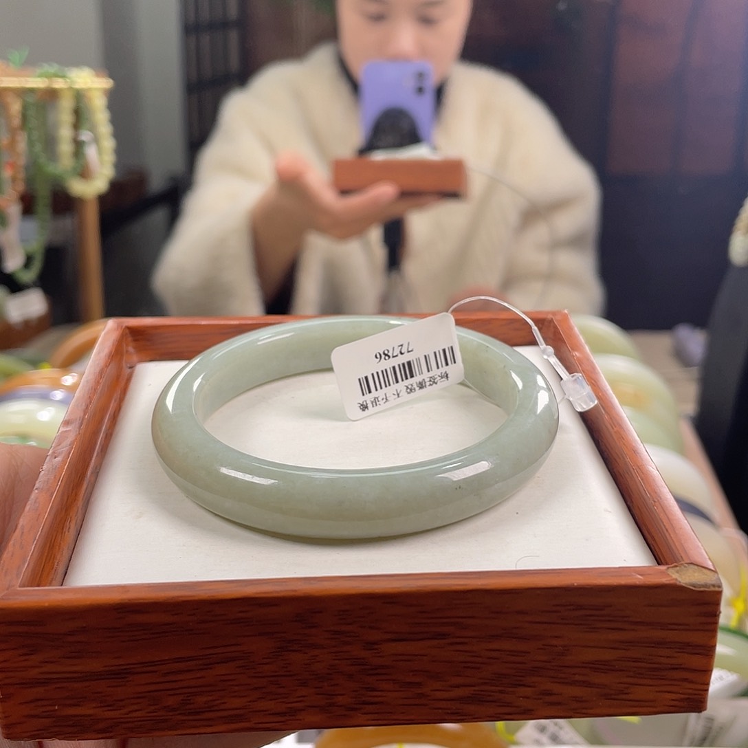 【闪购商品】和田玉手镯未镶嵌@***?56/57