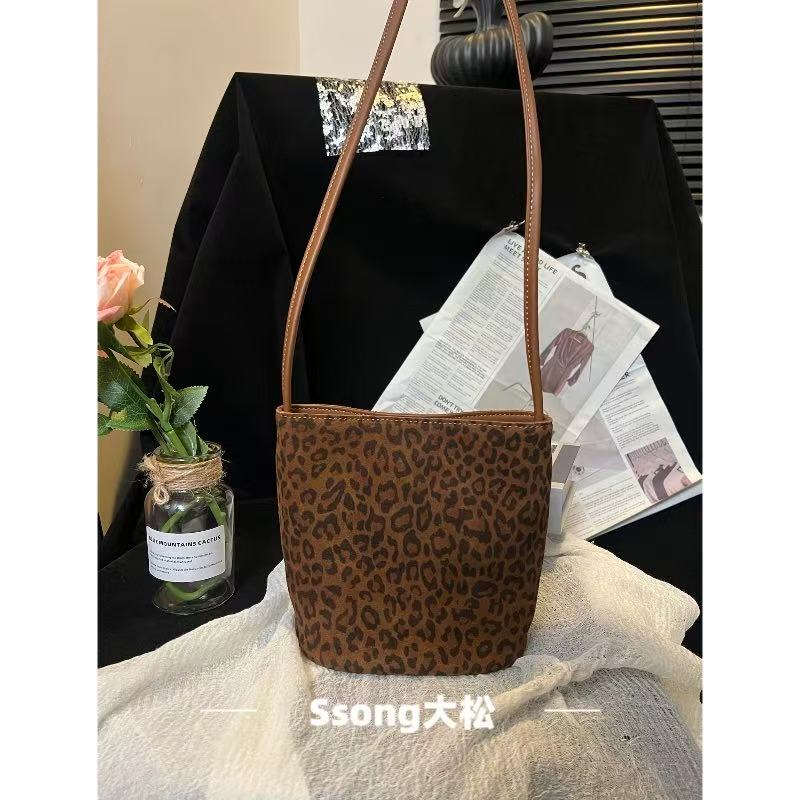 【Ssong】简约牛皮豹纹水桶包单肩斜挎包