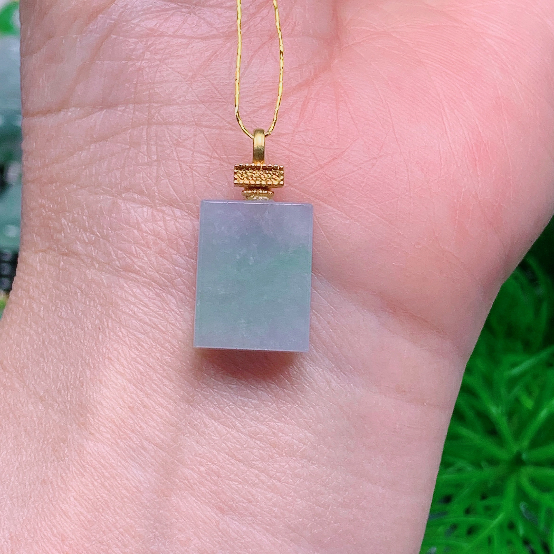 缅甸天然翡翠A货 冰润紫飘花香水瓶470/1213（尺寸15.1x11.8x4.9)