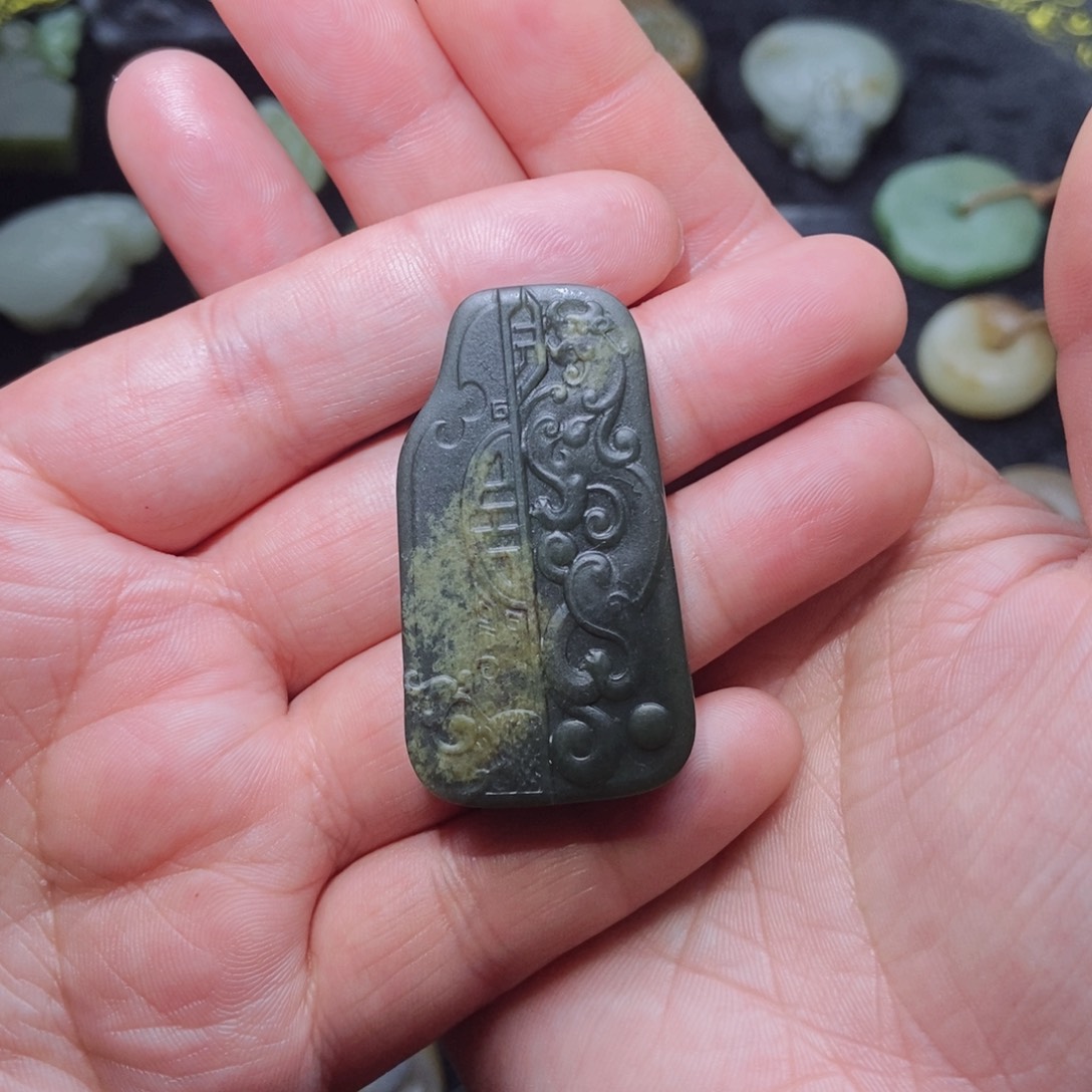 和田玉颈饰未镶嵌定制