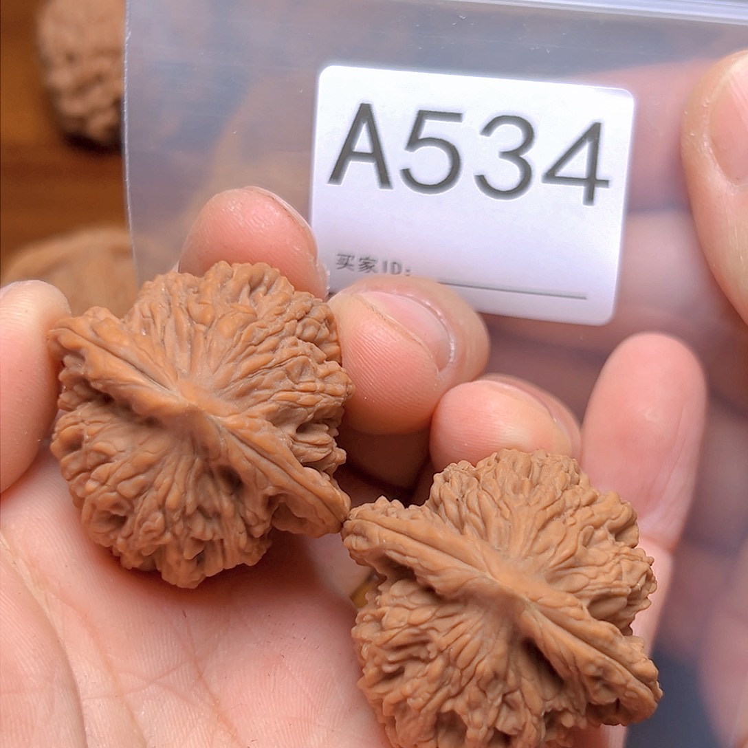 文玩核桃吊坠38虎头