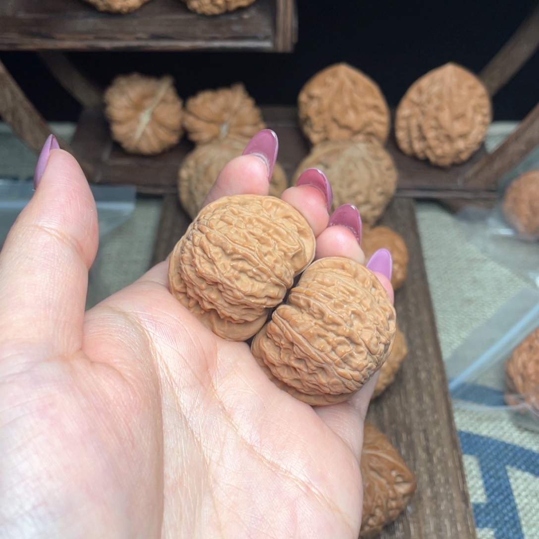 文玩核桃把件k****838白狮子