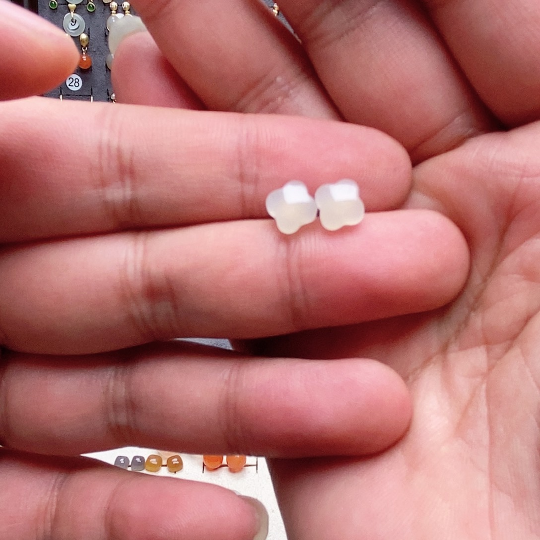 和田玉银S925镶嵌耳饰