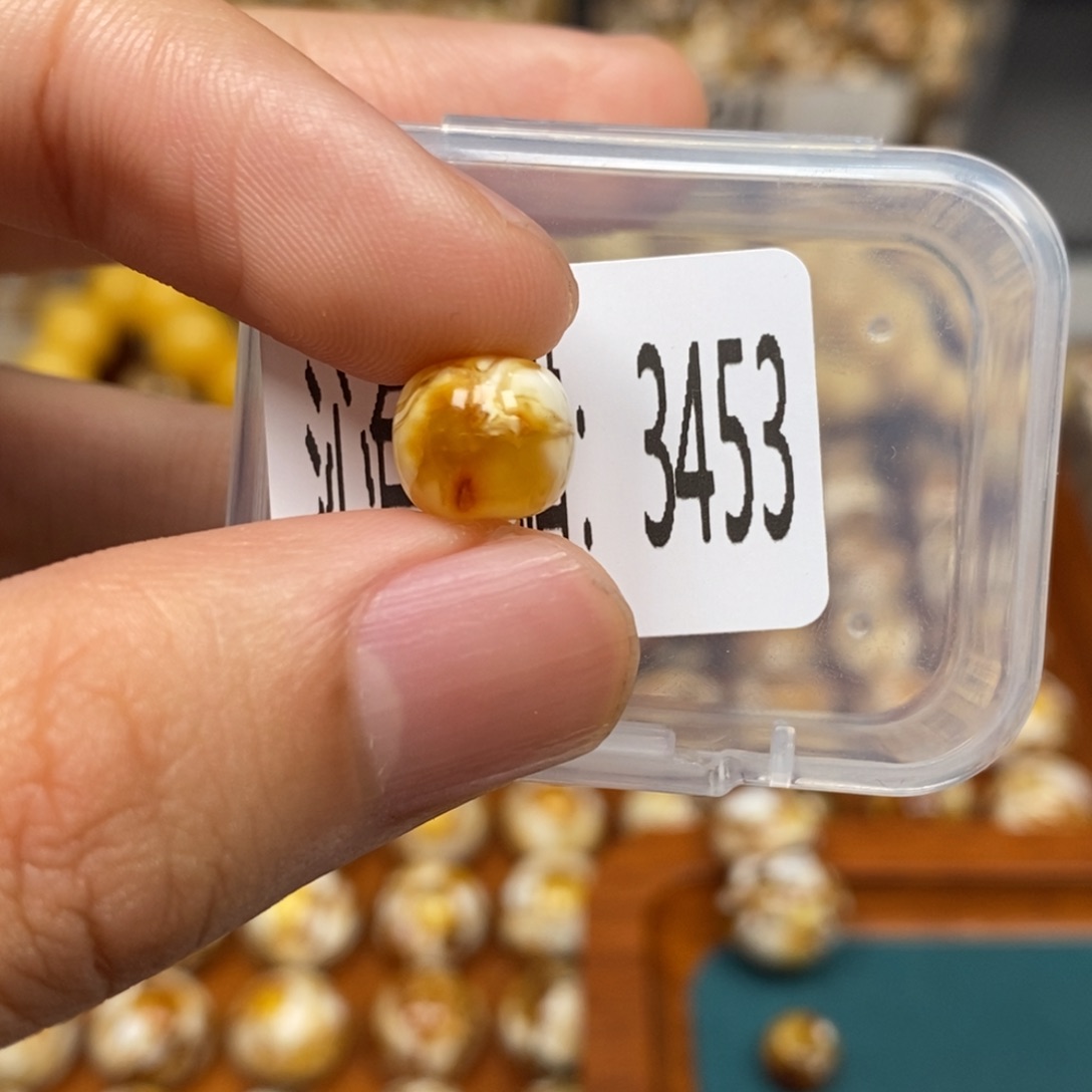 蜜蜡未镶嵌珠宝奇石3453