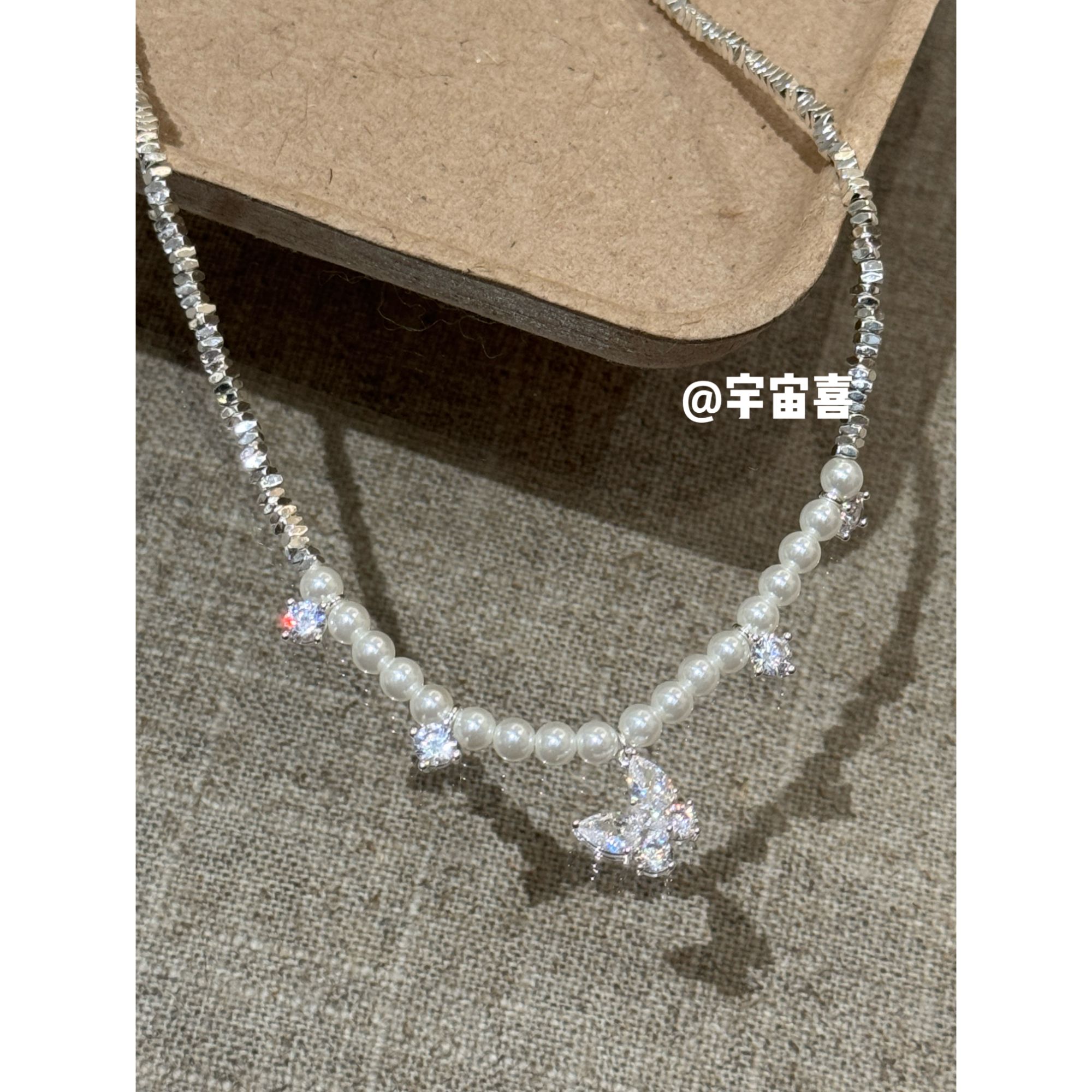 铜合金仿珍珠项链 I2-680【银白色蝴蝶白锆贝珠碎冰冰串珠项链】