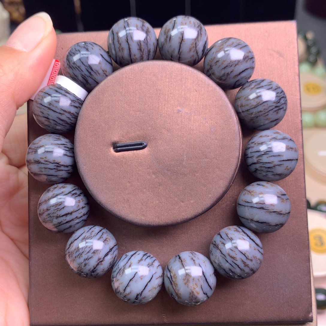 透闪石质玉未镶嵌手链