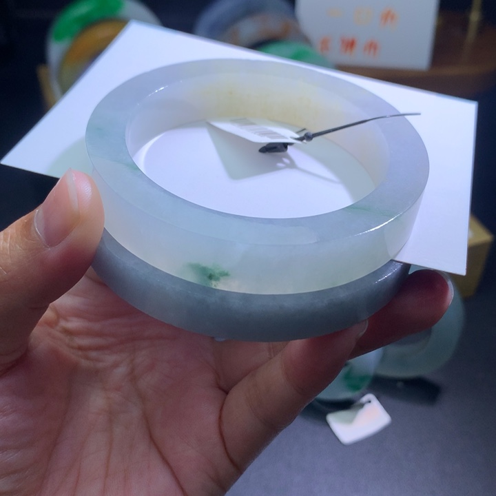 定制翡翠未镶嵌翡翠手镯