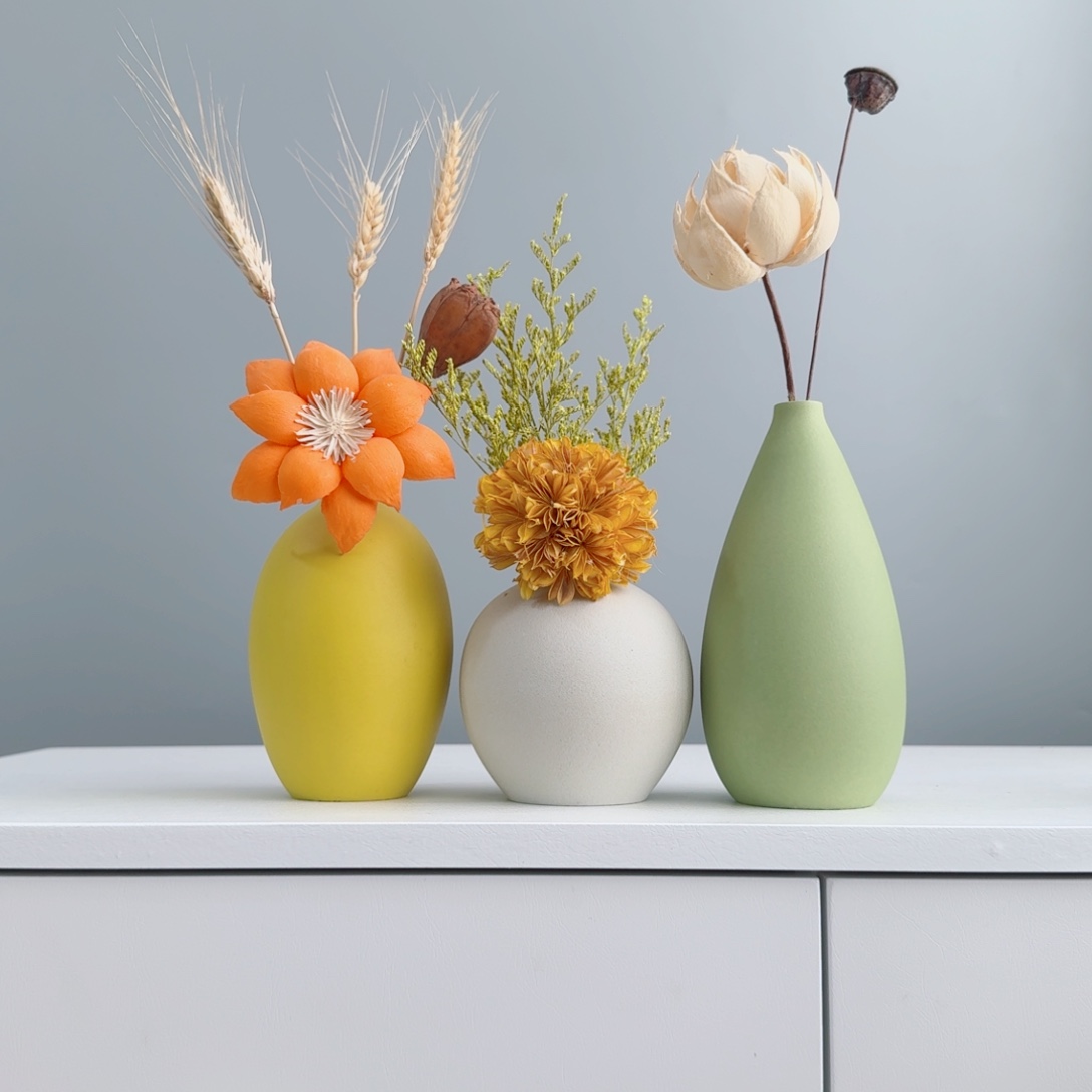 摆件陶瓷小花瓶含花总高约20-30cm