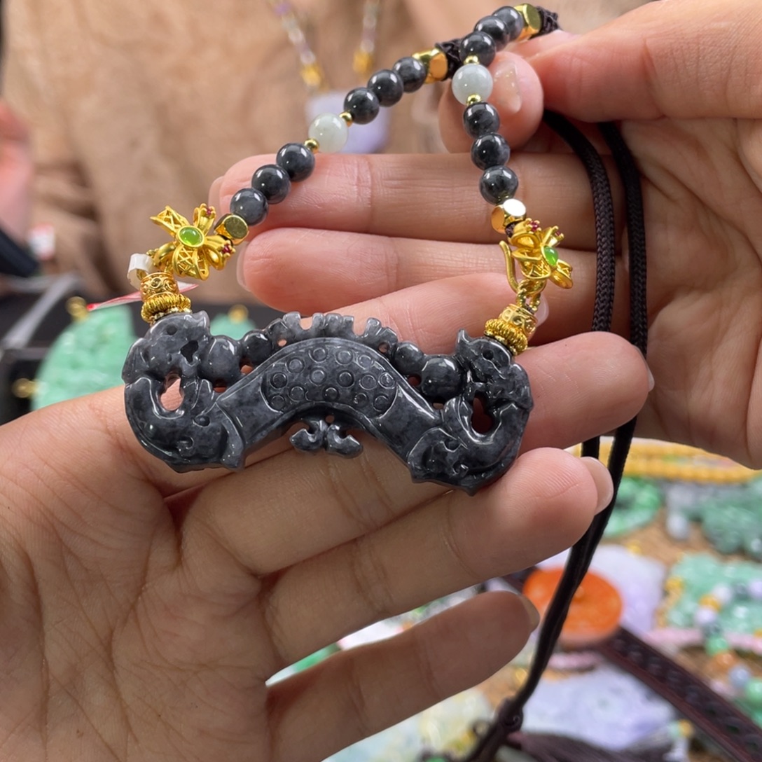 翡翠未镶嵌颈饰代编织