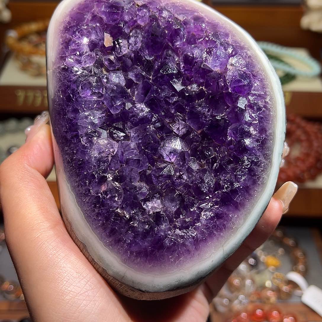 水晶手串未镶嵌天***?