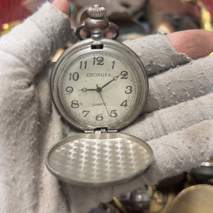多宝阁怀表一块，看好拍不退换