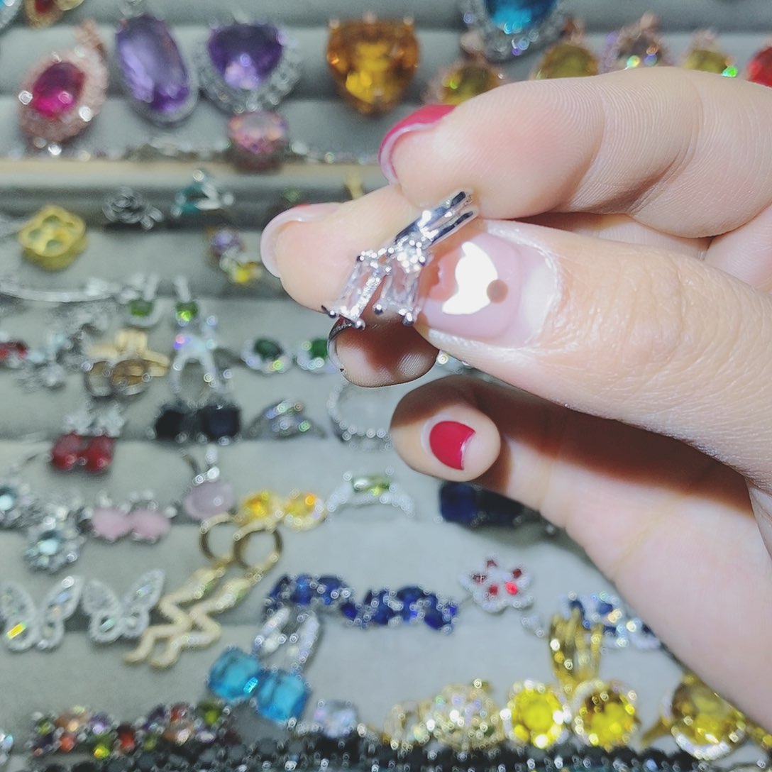 【闪购商品】托帕石耳饰银S925镶嵌