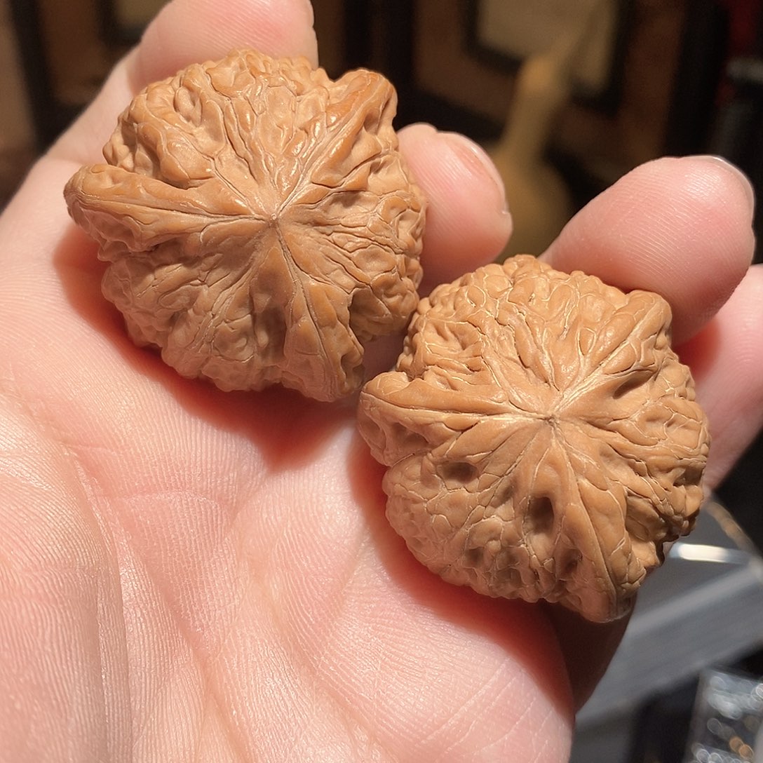 文玩核桃把件39铁锤三棱全品