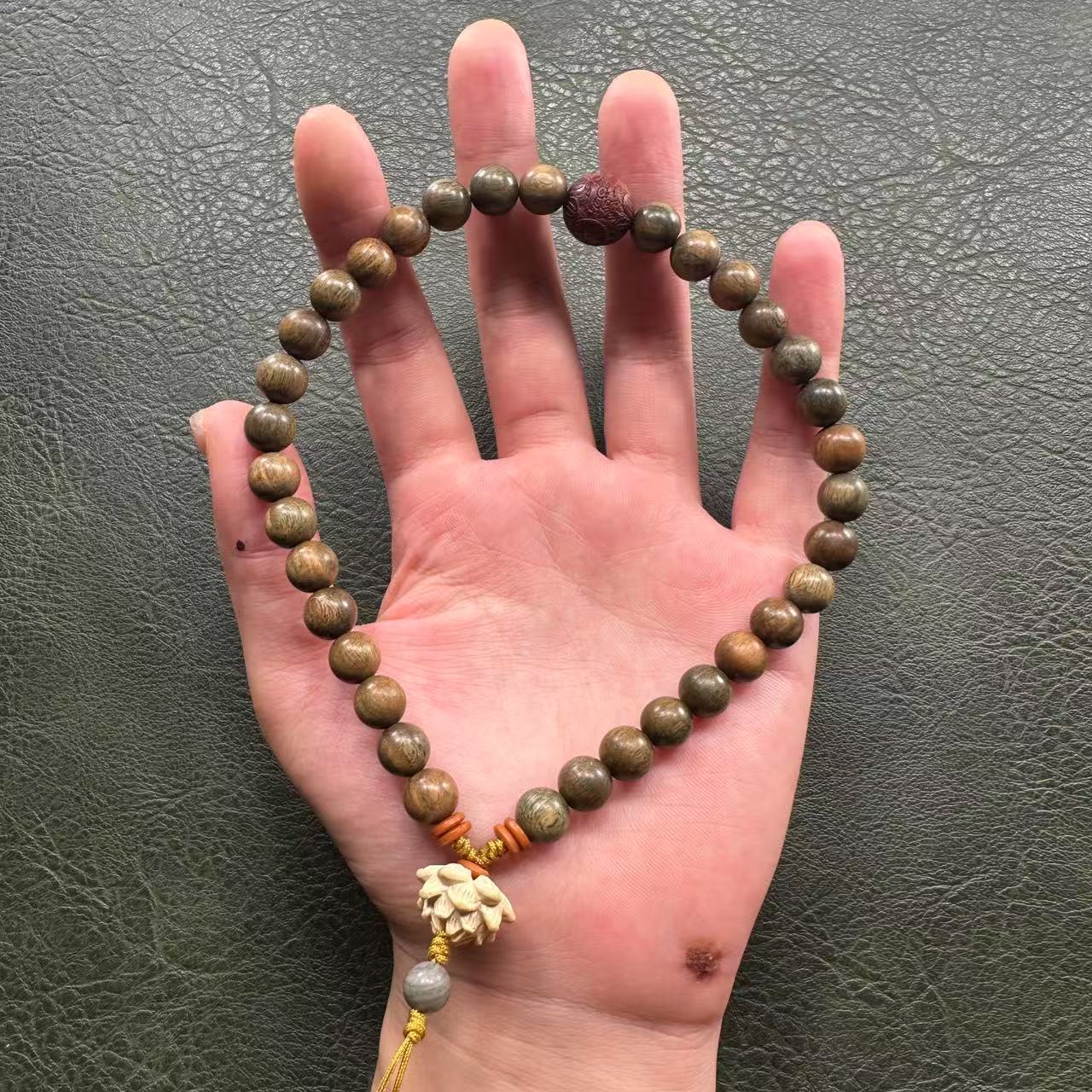 绿檀木莲花手机链MK390