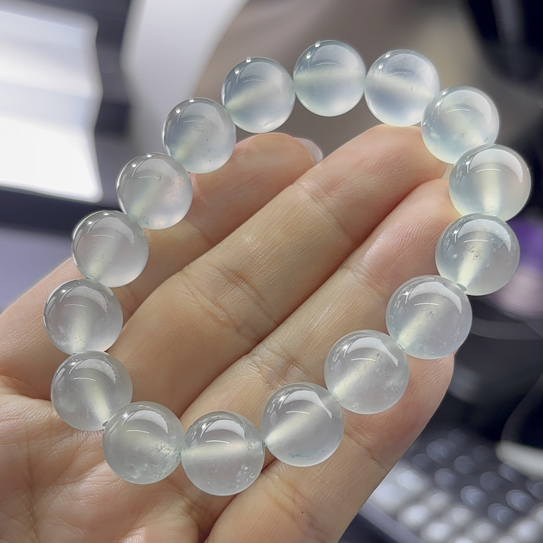 纯天然缅甸翡翠工厂一手货源12.3的玻璃底白冰手串毕业款