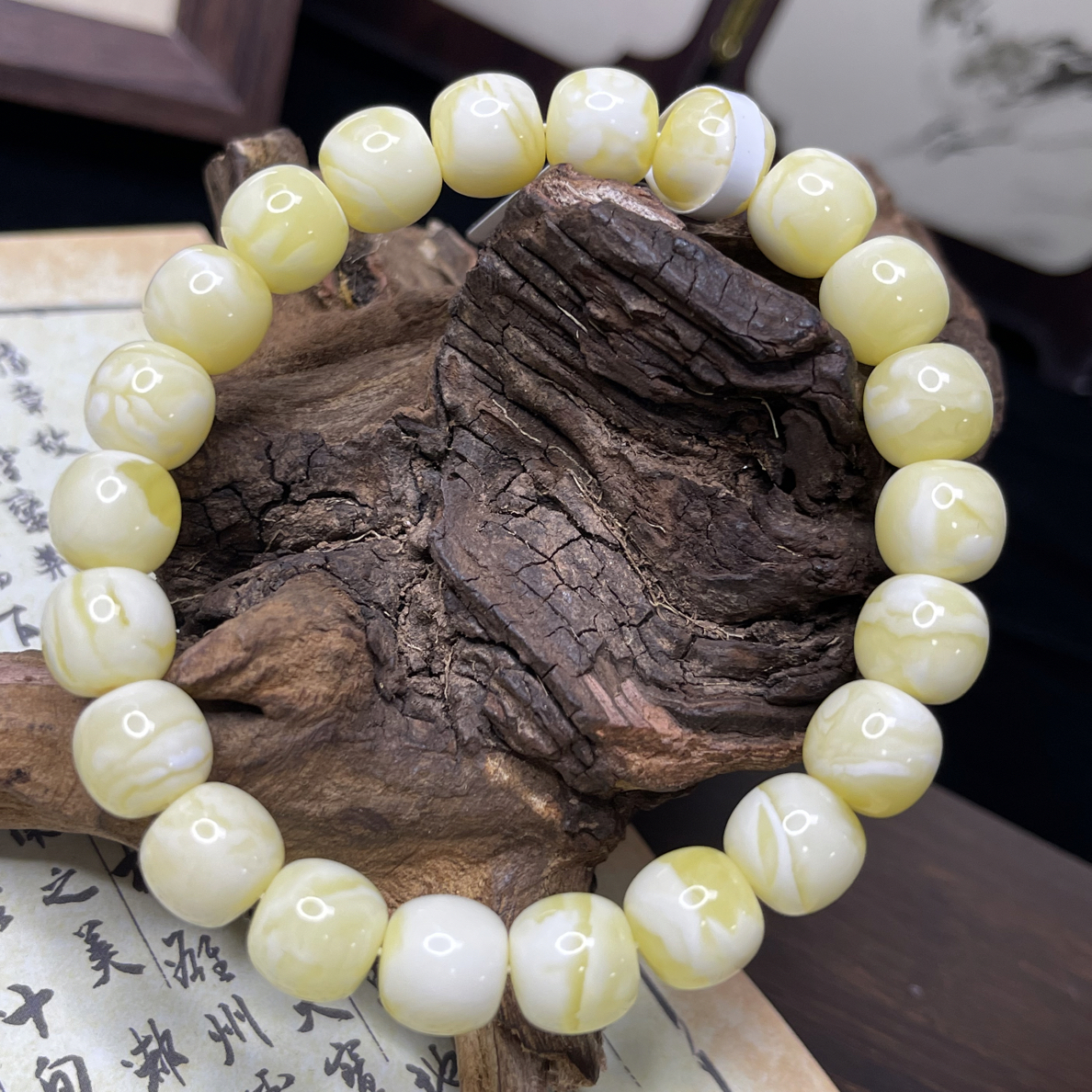 【云川】10.5mm同料瓷白妖花溶洞蜜蜡老型手串