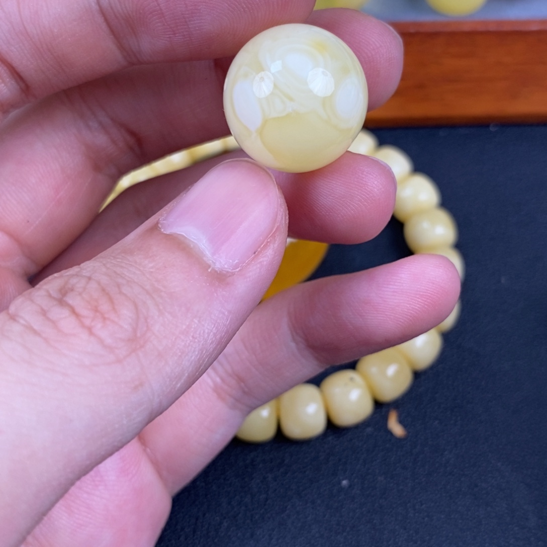 琥珀未镶嵌裸石45