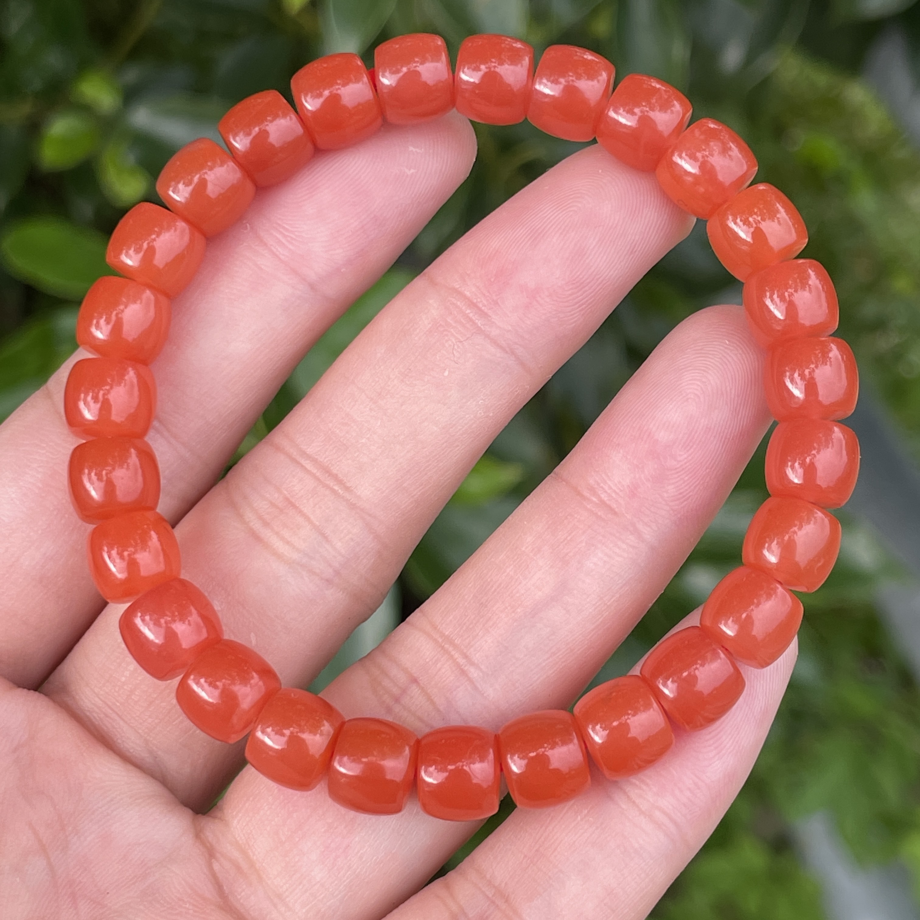精品南红8mm直切单圈手串，颜色红润艳丽