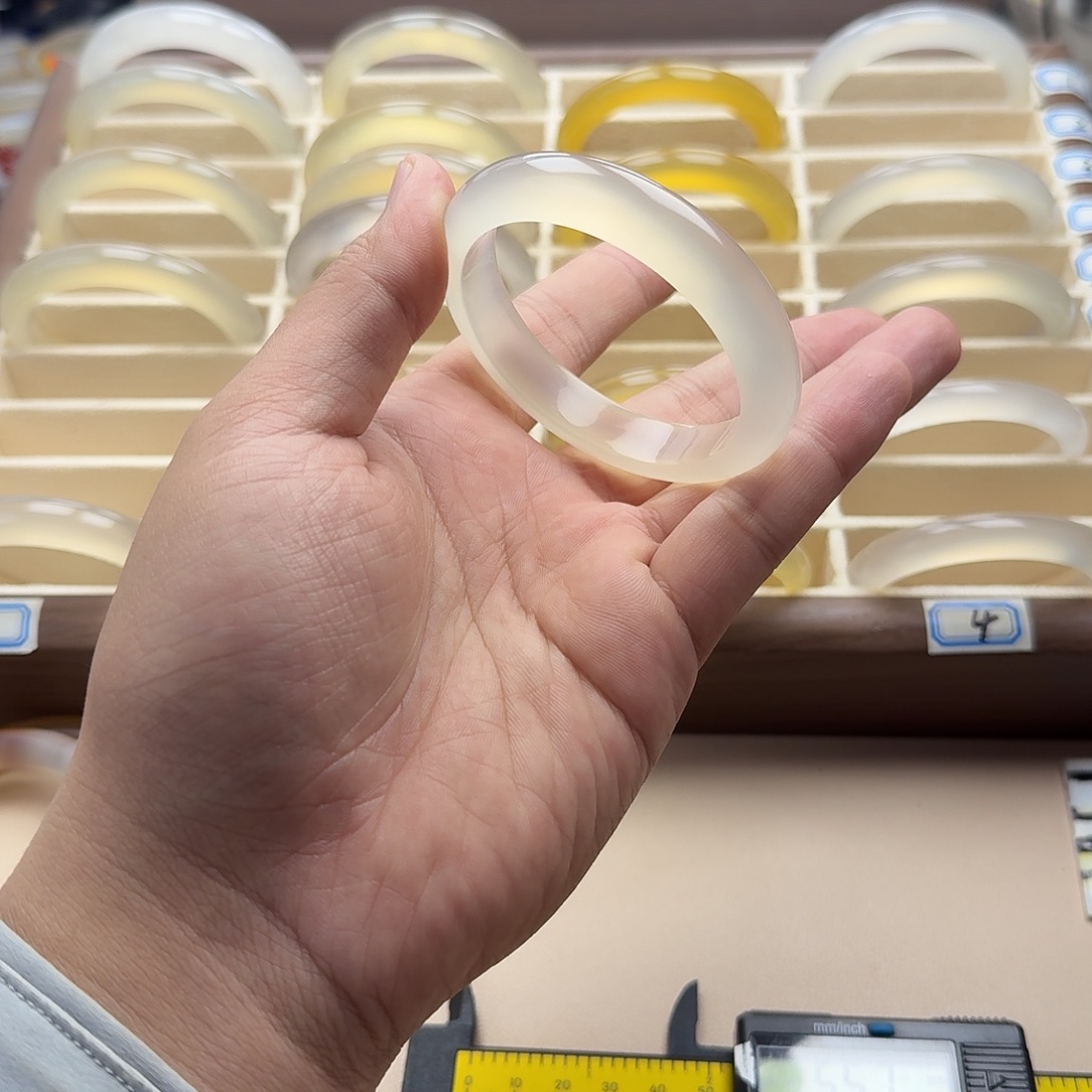 玛瑙/玉髓未镶嵌手镯56圈口