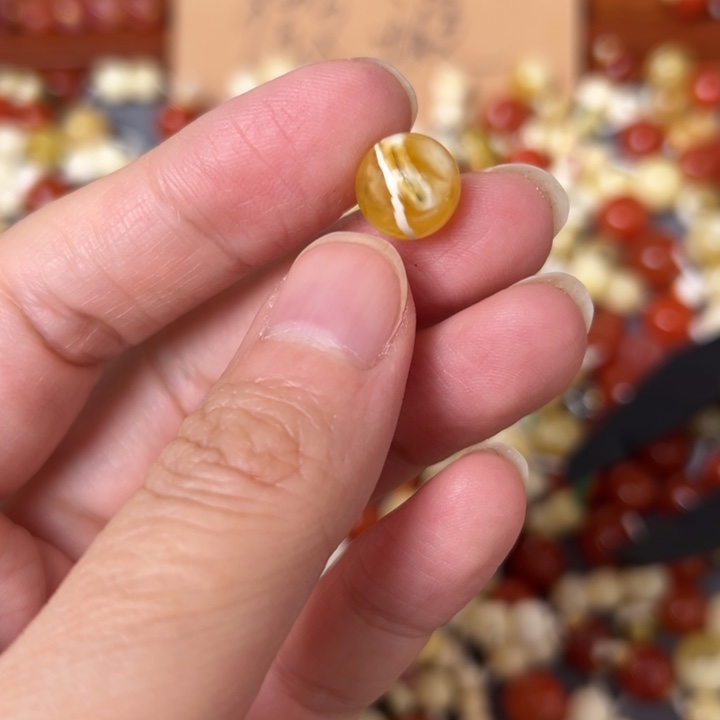 蜜蜡未镶嵌裸石10.1mm一个