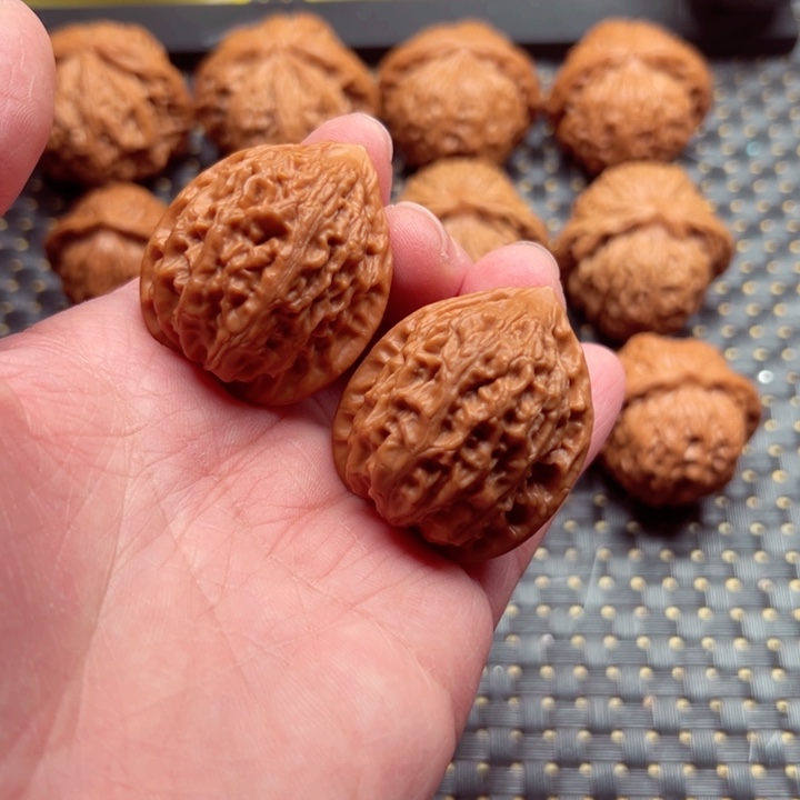 文玩核桃吊坠金牛35全品