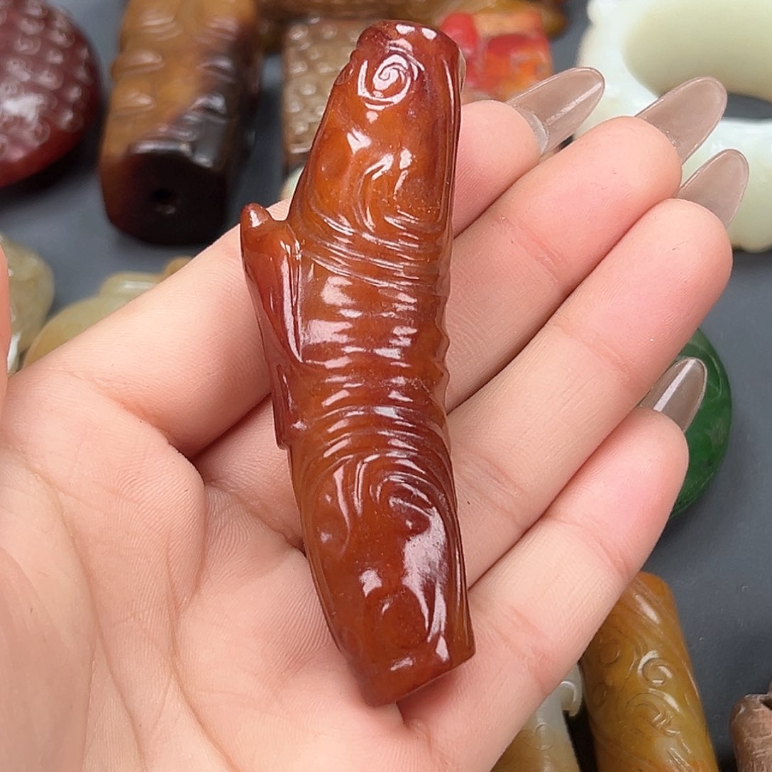 和田玉颈饰未镶嵌余*