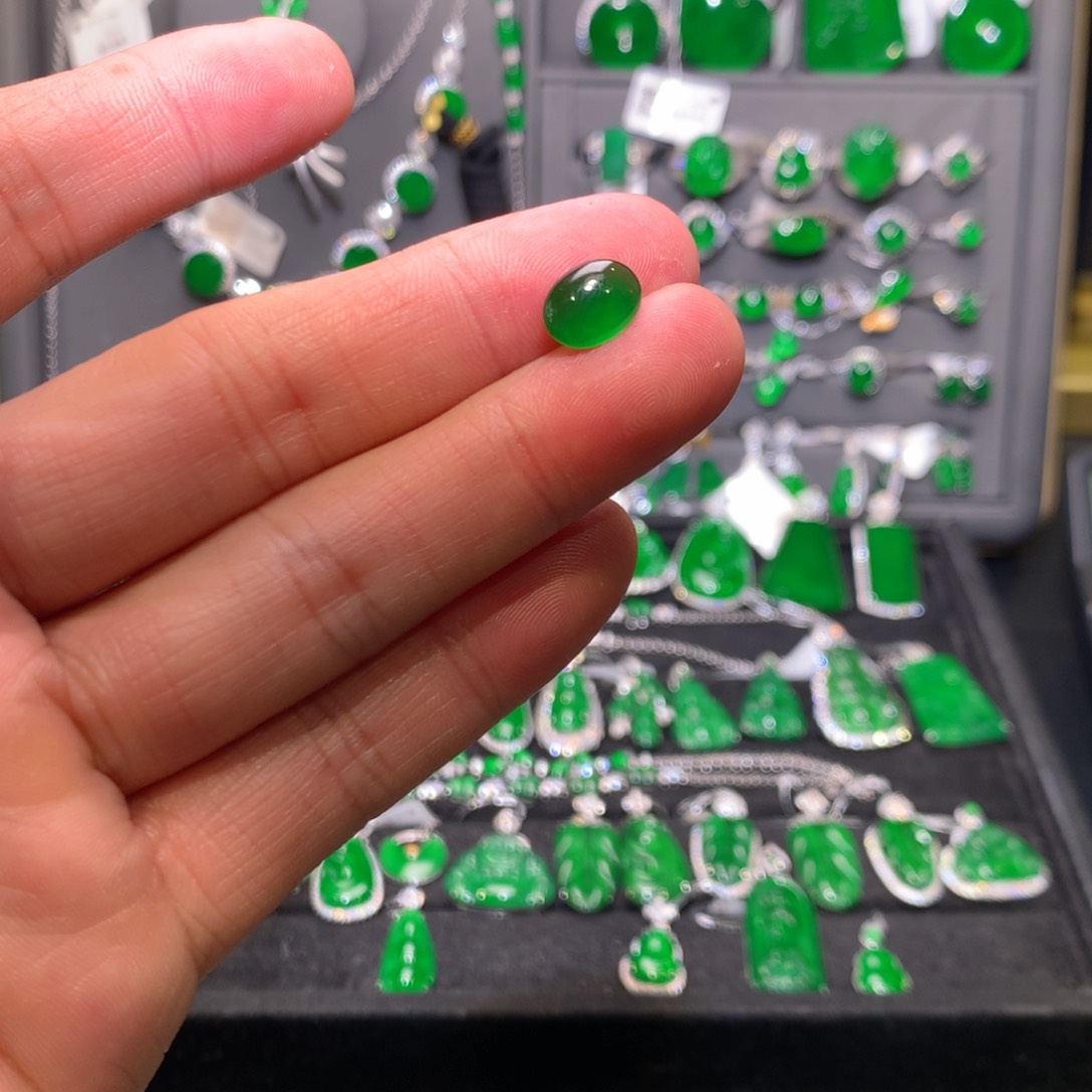 翡翠把件未镶嵌天然翡翠