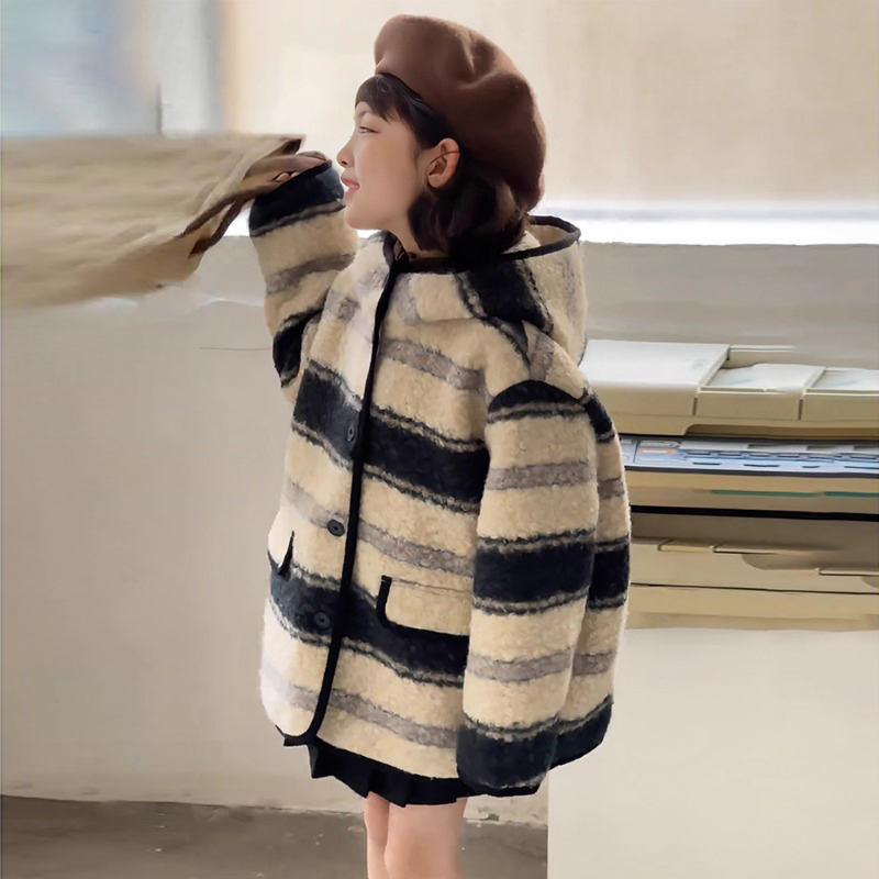 女童加厚外套秋冬装2025新款洋气时髦女孩高级感夹棉休闲连帽上衣