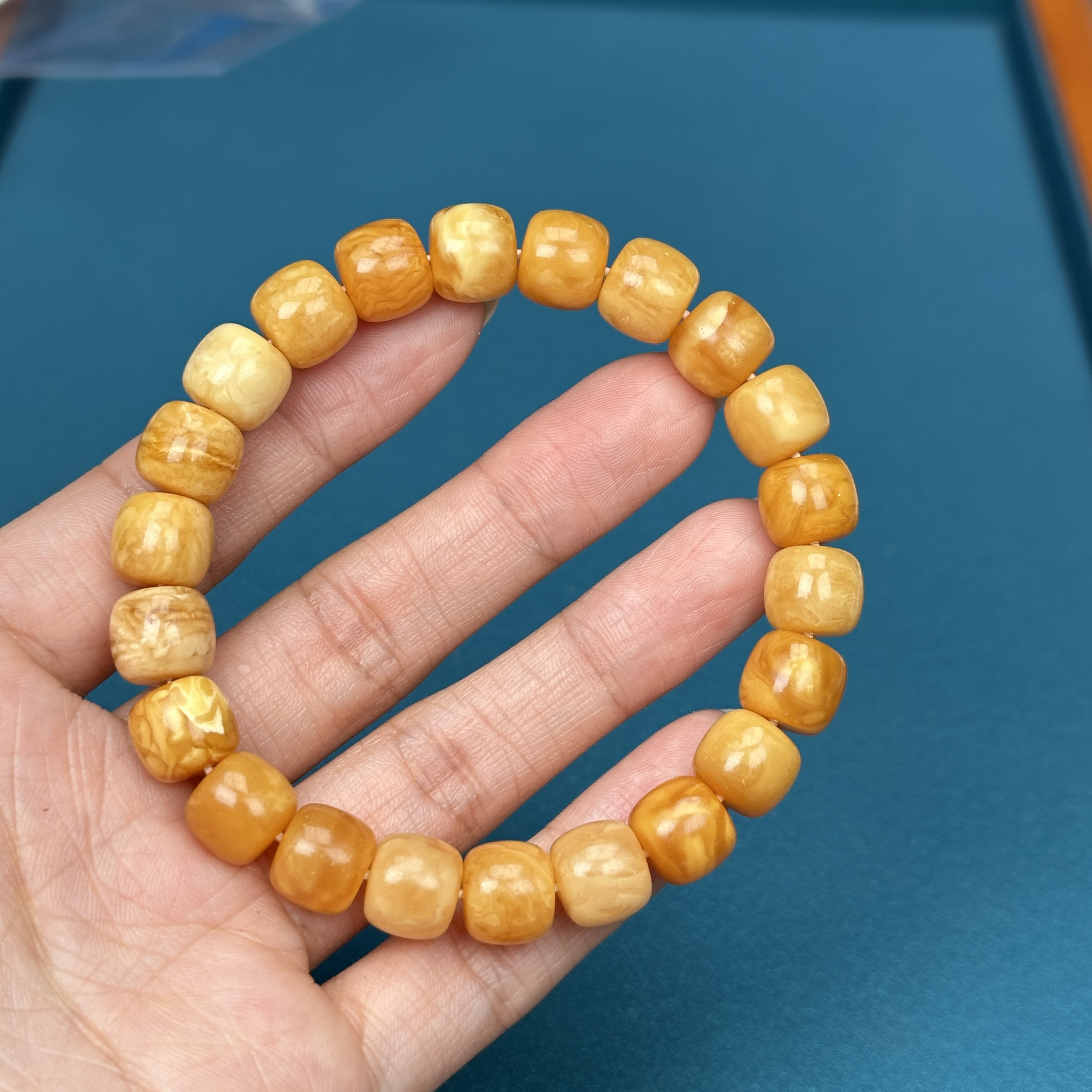 Y4373天然原矿蜜蜡 鸡油红飘花手串 10*9mm抖音基地质检发货