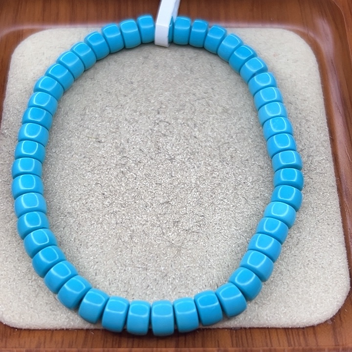 绿松石手链未镶嵌满**