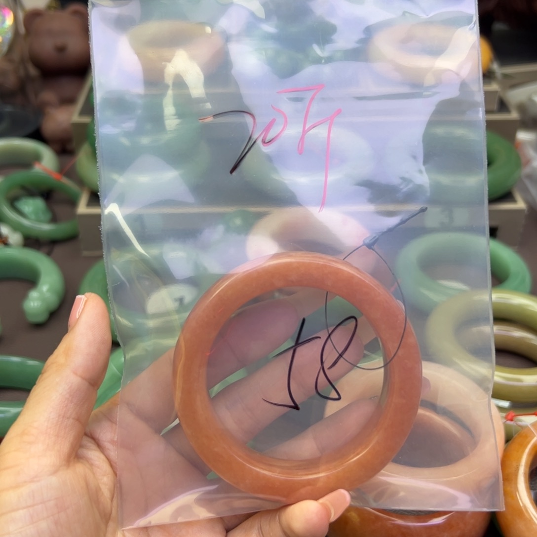 未镶嵌手镯石英岩玉暴***斤