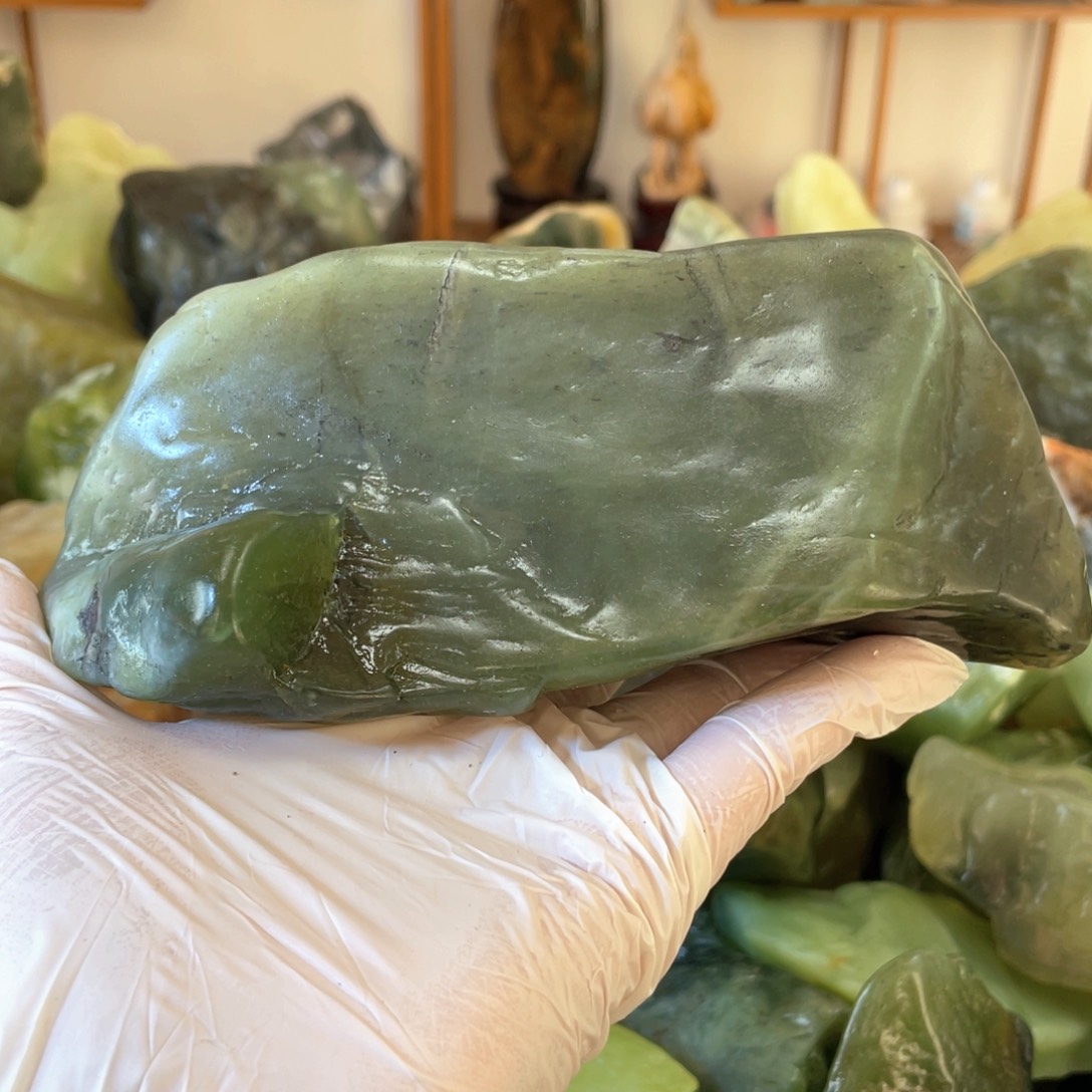 蛇纹石玉未镶嵌中国四大名玉简易