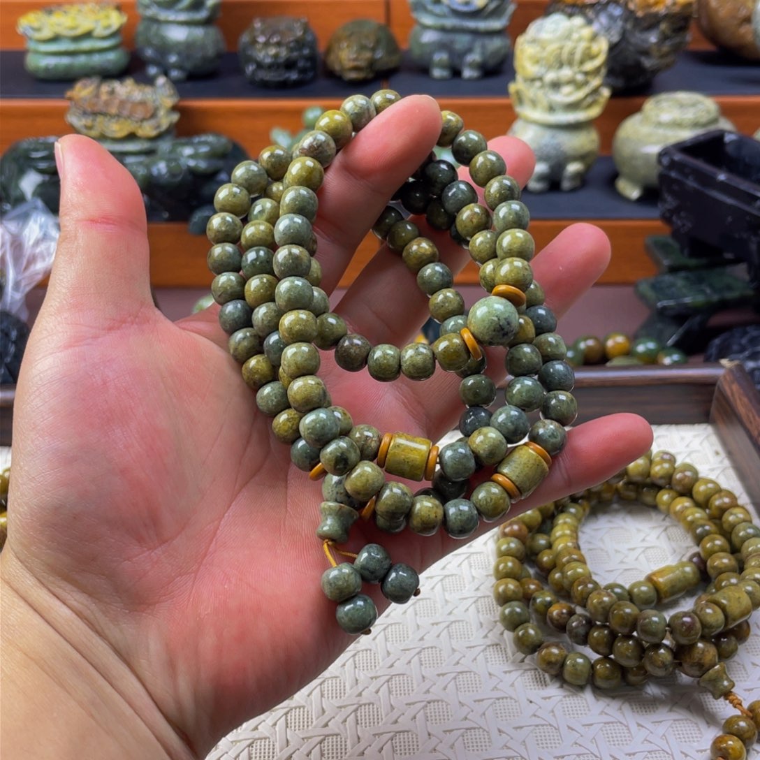 【闪购商品】未镶嵌岫岩河磨玉（透闪石质玉）挂件应*