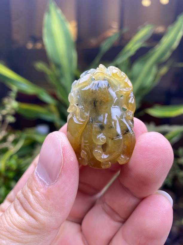 缅甸天然翡翠吊坠