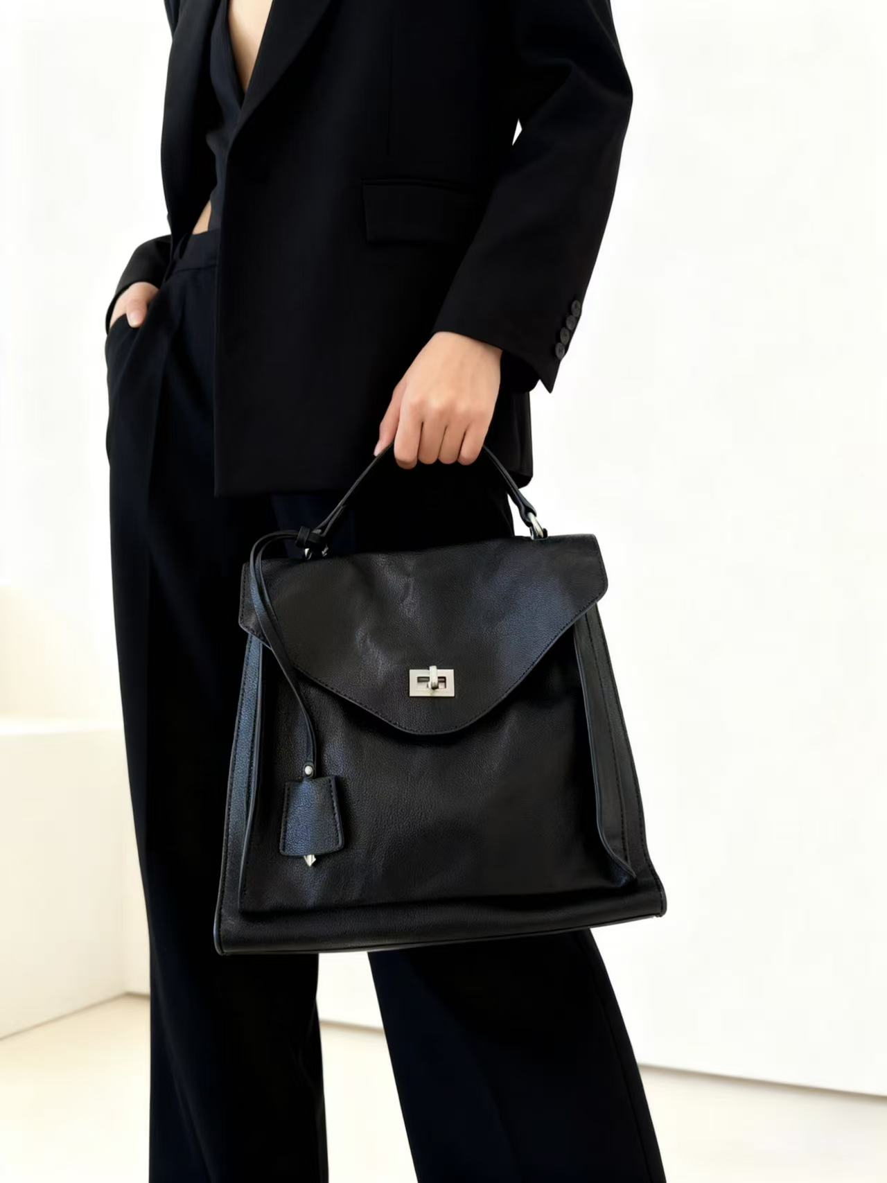 06 做旧双根扣式手提款简约风双肩包经典女士大号