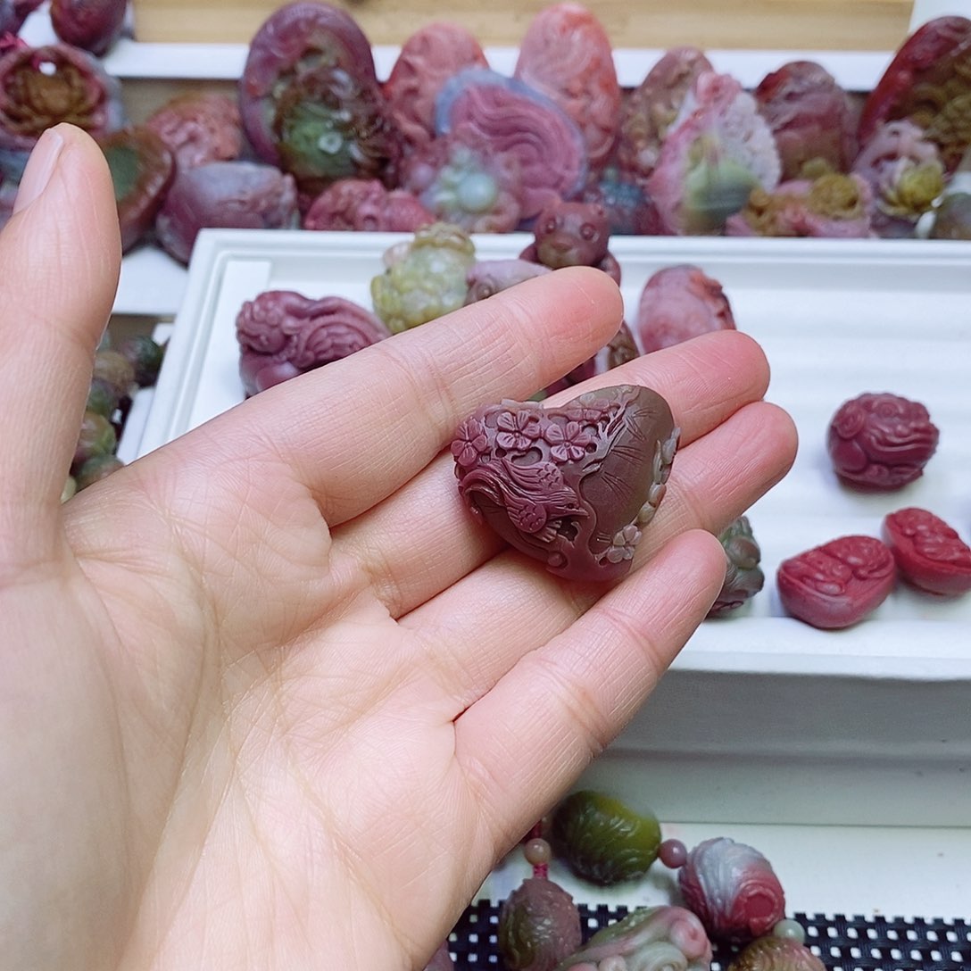 玛瑙/玉髓盐源玛瑙吊坠未镶嵌