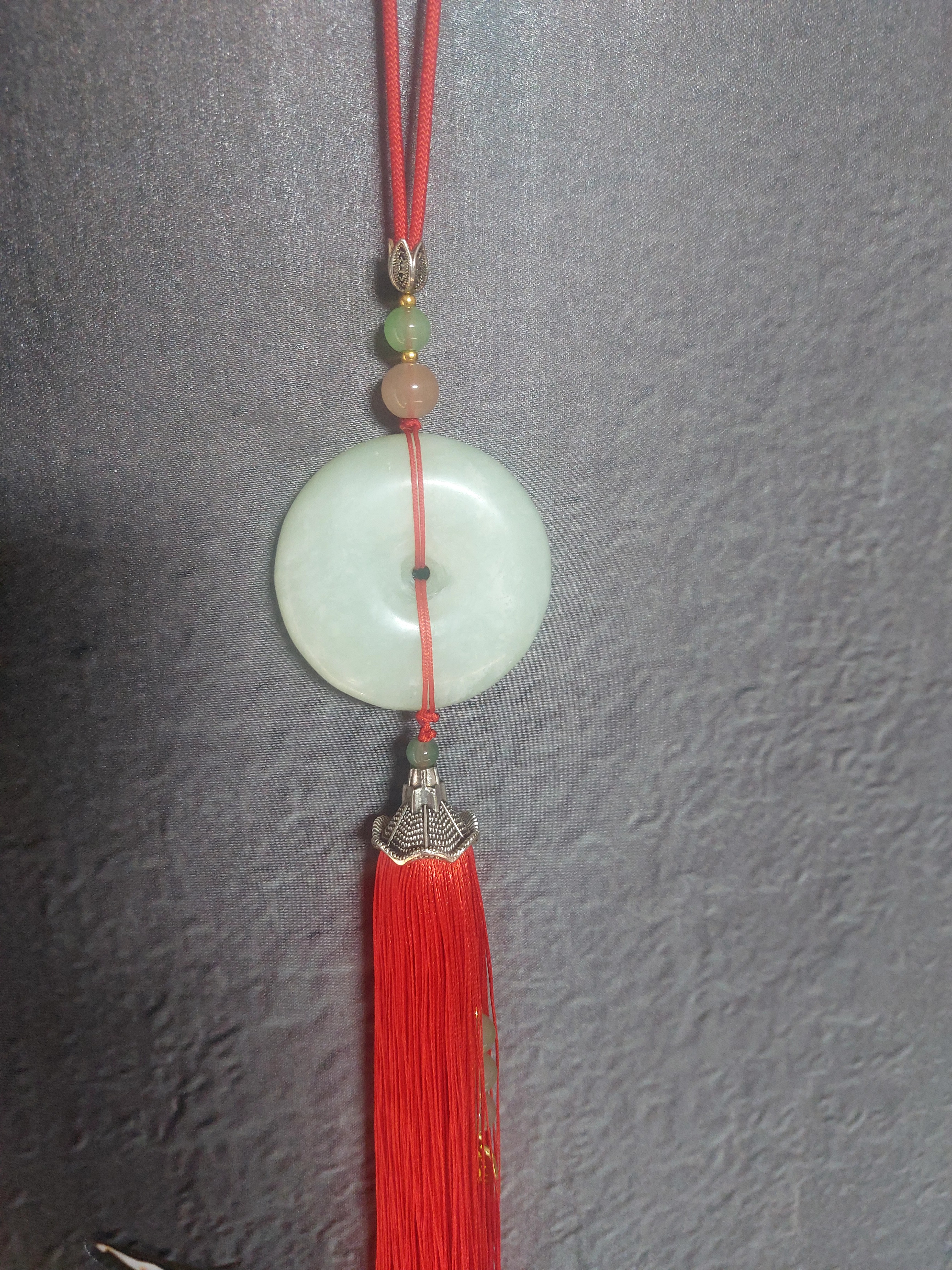 平安扣车挂，原相机拍摄，扣子微瑕，直径50mm，车里，家里都可以挂